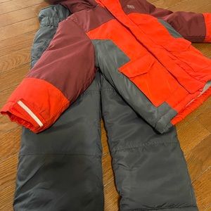 OSHKOSH two piece snowsuit with coat. ( 4T)